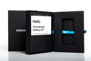 Samsung Galaxy S9+ box with insert card.